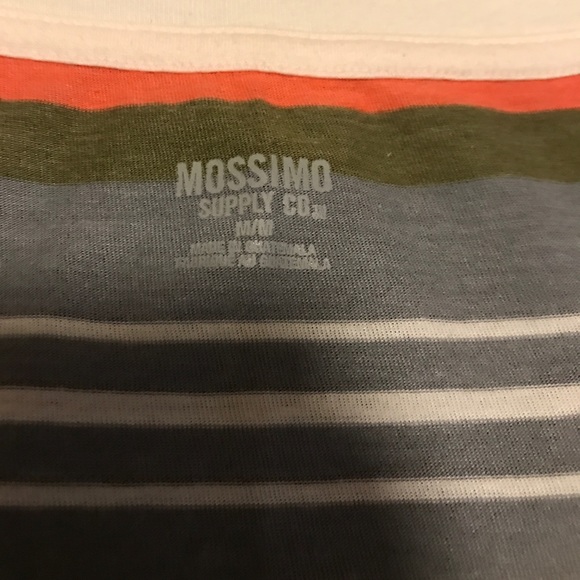 Mossimo tee - Picture 3 of 4
